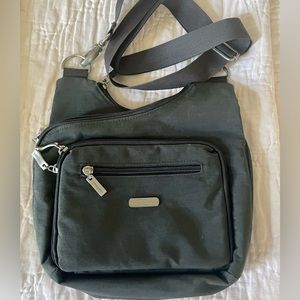 BAGGALINI Charcoal Gray Travel Bag Purse. Fuchsia Pink Interior Zipper Pockets